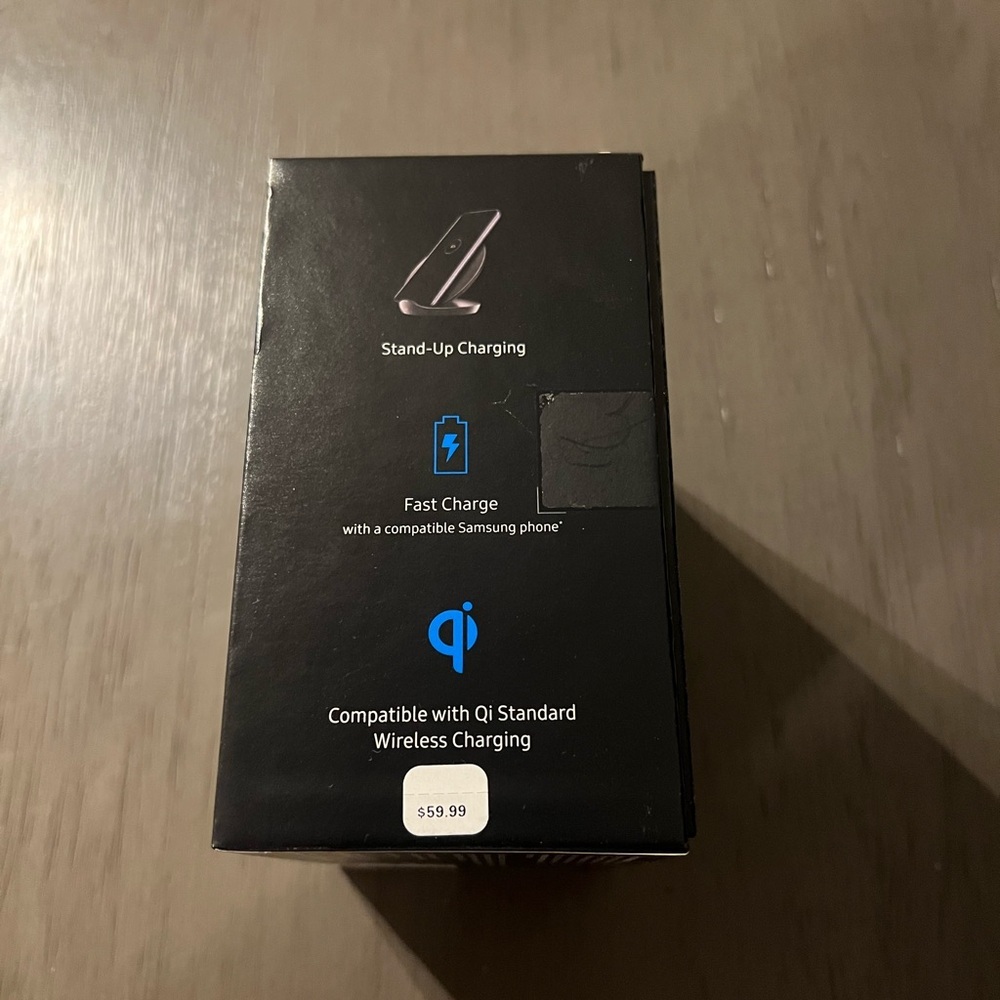Samsung Wireless Charging Stand - Picture 4 of 5